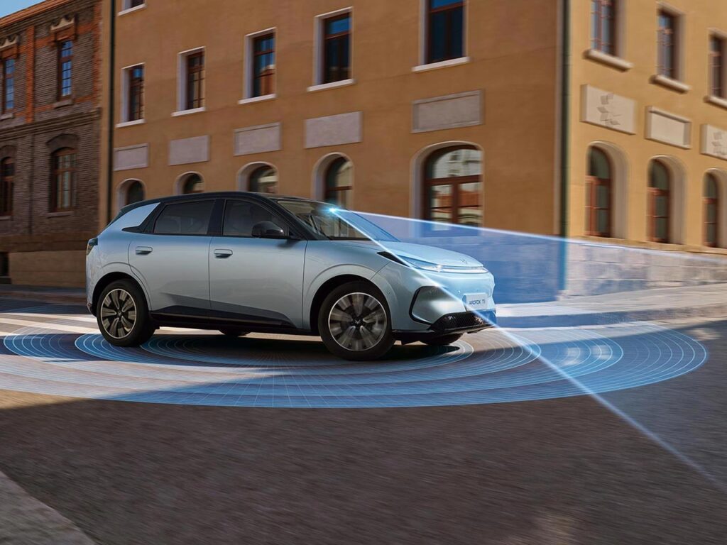 Side view of a blue ARCFOX T1 electric SUV with a technical overlay showing the front and rear radar systems