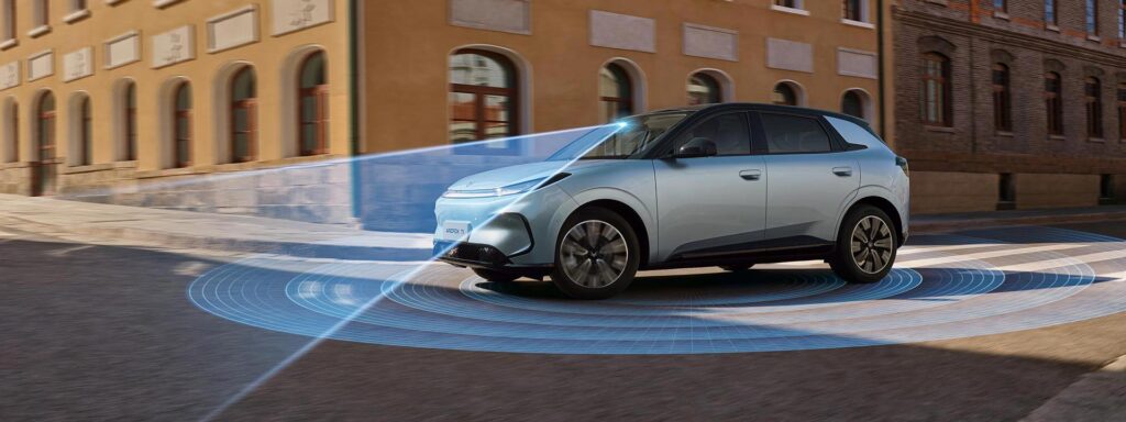Side view of a blue ARCFOX T1 electric SUV with a technical overlay showing the front and rear radar systems