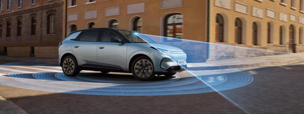 Side view of a blue ARCFOX T1 electric SUV with a technical overlay showing the front and rear radar systems